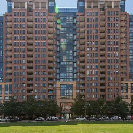 Global Luxury Suites At Fair St
